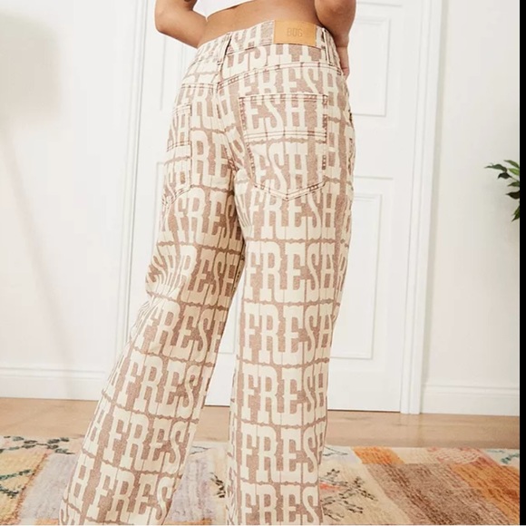 BDG Harri Low Rise Boyfriend Jeans - Picture 3 of 5